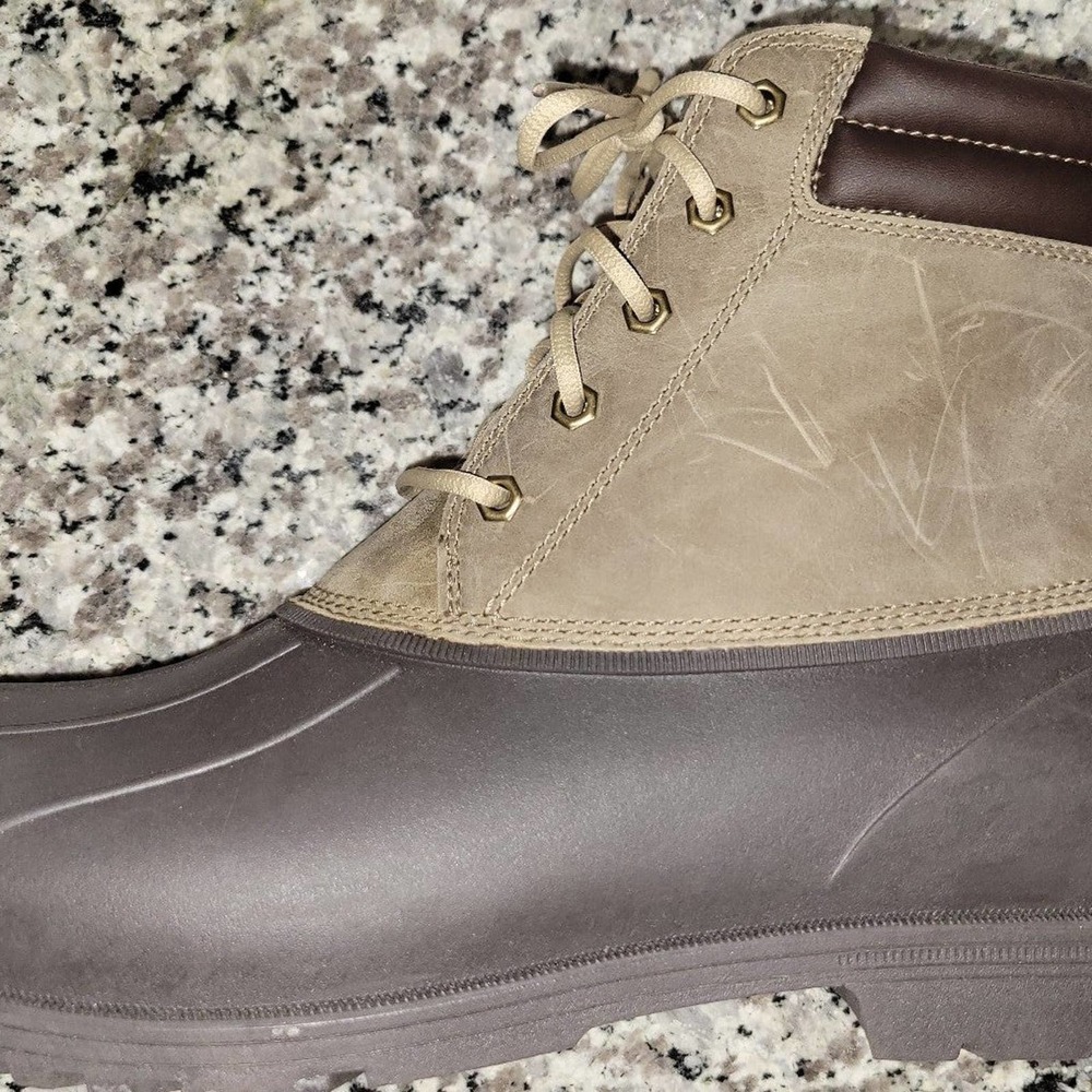 Ugg mens Gartson mid snow boots mens size 10.5